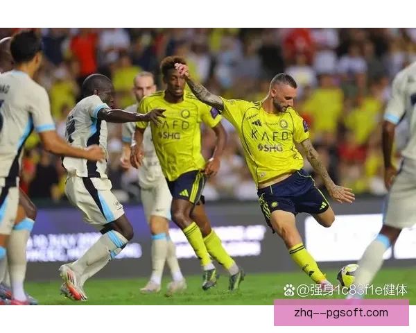 斯卡马卡安菲尔德梅开二度助力球队逆转取胜